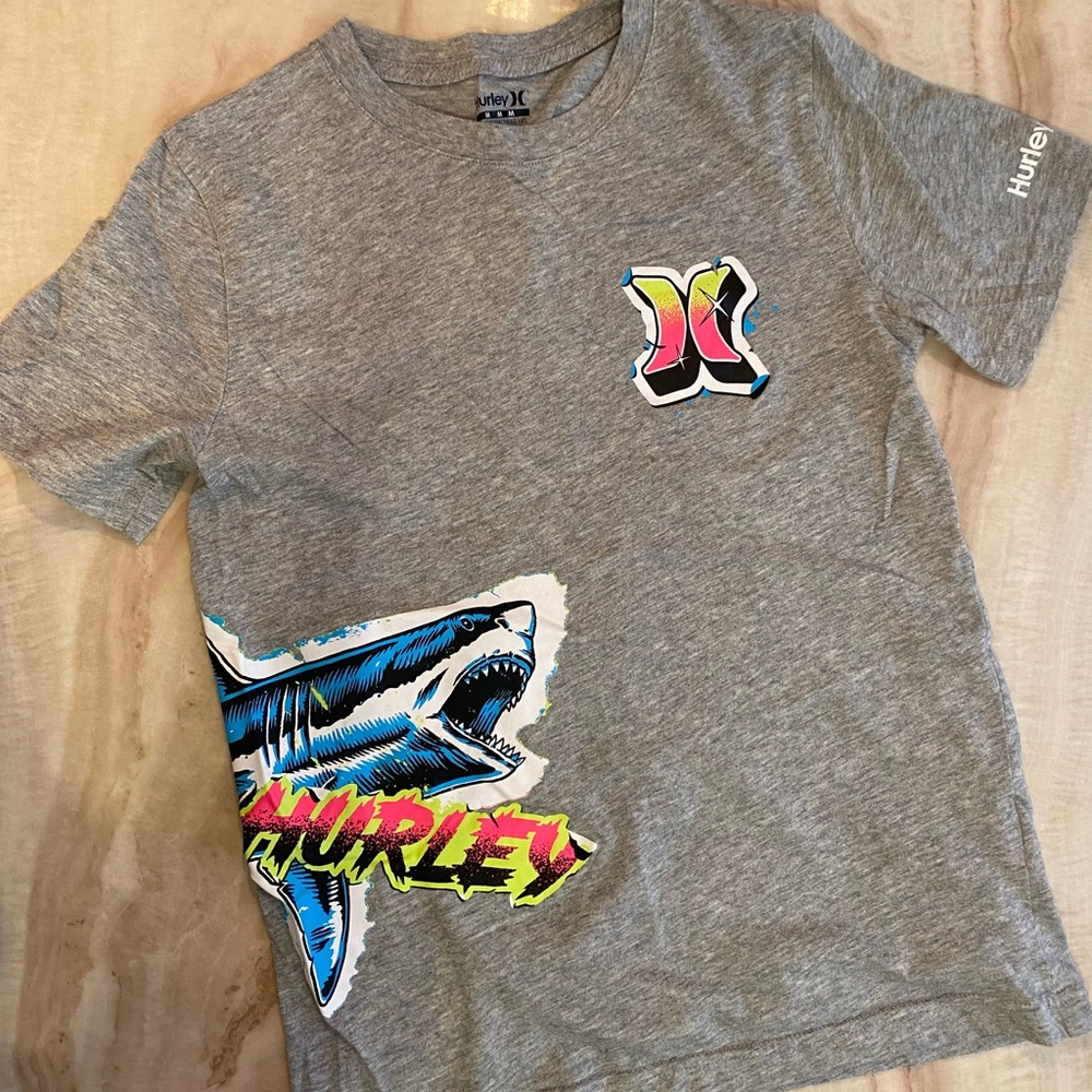 Hurley t-shirt